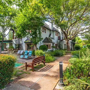 https://hedge-house.hotels-capetown.com